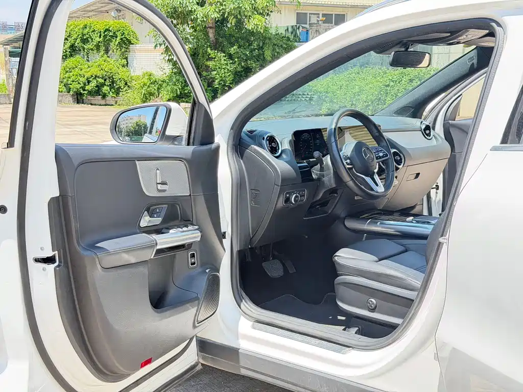 Mercedes-Benz GLA 2022 facelift GLA 180 купить на сайте DeffCars