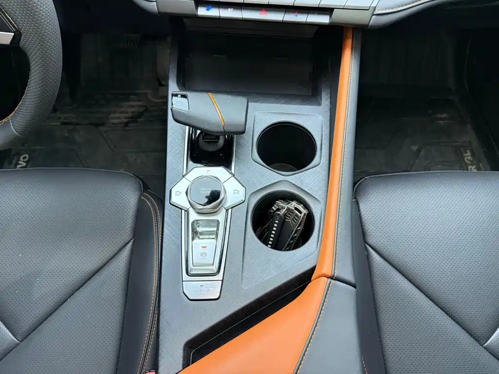 Changan UNI-V 2022 1.5T premium model купить на сайте DeffCars