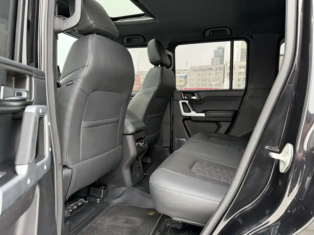 212 T01 2024 2.0T Explorer купить на сайте DeffCars
