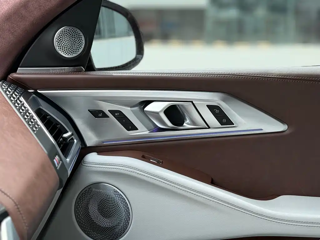 BMW XM 2023 50e купить на сайте DeffCars
