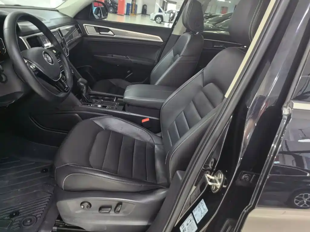 Touron 2020 facelift 330TSI two-wheel drive luxury version купить на сайте DeffCars