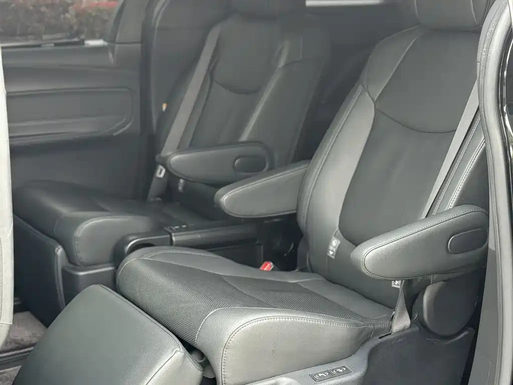 SIENNA 2023 2.5L Hybrid Premium Edition купить на сайте DeffCars