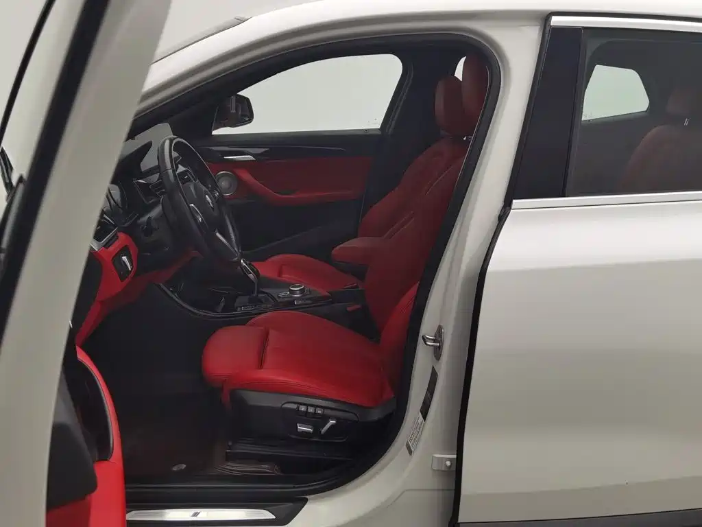 BMW X2 2021 sDrive25i Leading M Off-Road Package купить на сайте DeffCars