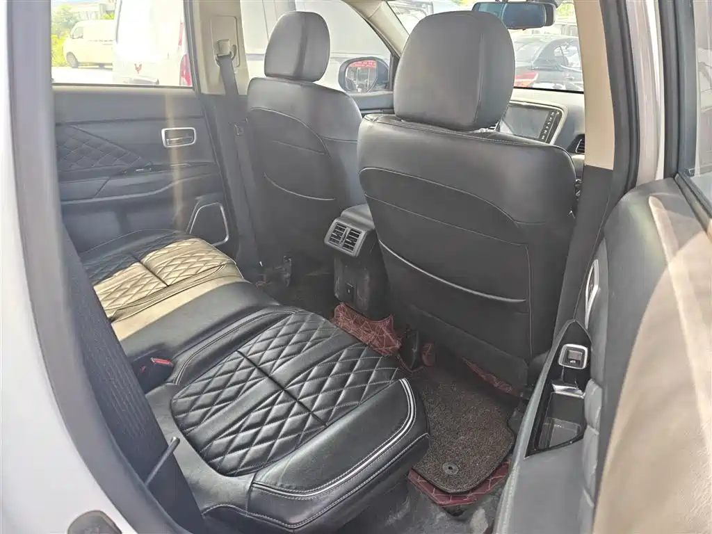 Outlander 2020 2.4L four-wheel drive exclusive version, 5 seats купить на сайте DeffCars