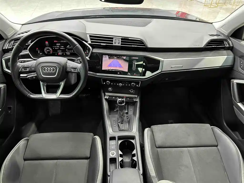 Audi Q3 2022 35 TFSI Fashionable and Dynamic купить на сайте DeffCars