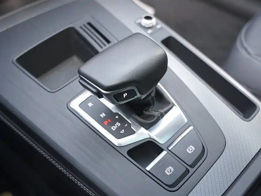 Audi Q5L 2022 45T luxury and dynamic model купить на сайте DeffCars