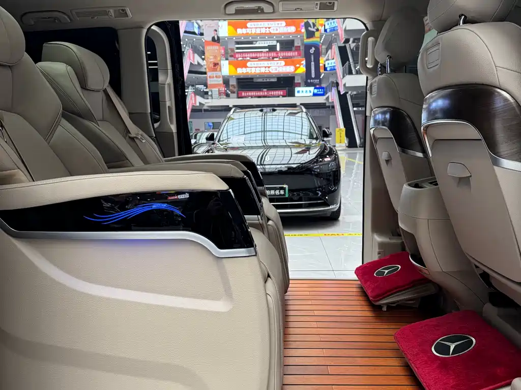 Mercedes-Benz V-Class 2022 V 260 L Long Wheelbase Premium Edition купить на сайте DeffCars