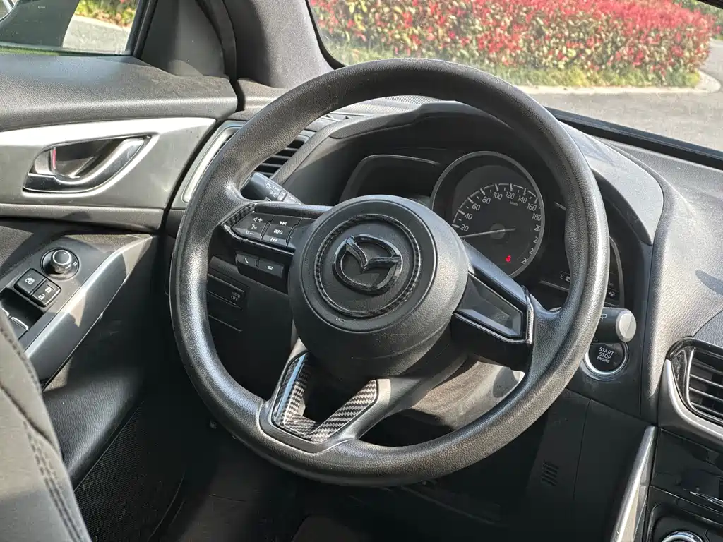Mazda CX-4 2018 2.0L automatic two-wheel drive blue sky grade technology limited edition купить на сайте DeffCars