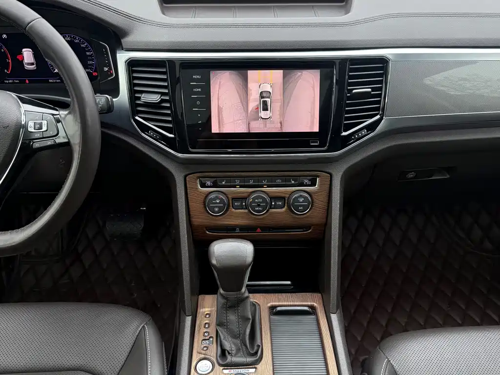 Touron 2020 380TSI four-wheel drive luxury version National VI купить на сайте DeffCars