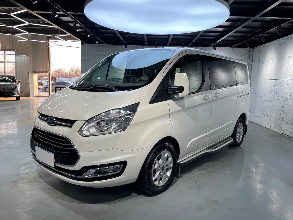 Tourio 2020 2.0T Automatic Elite Edition National VI купить на сайте DeffCars