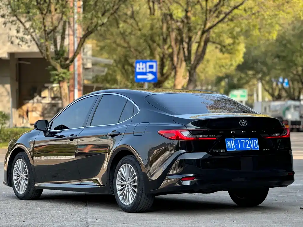 Camry 2024 Dual Engine 2.0HE Elite Edition купить на сайте DeffCars