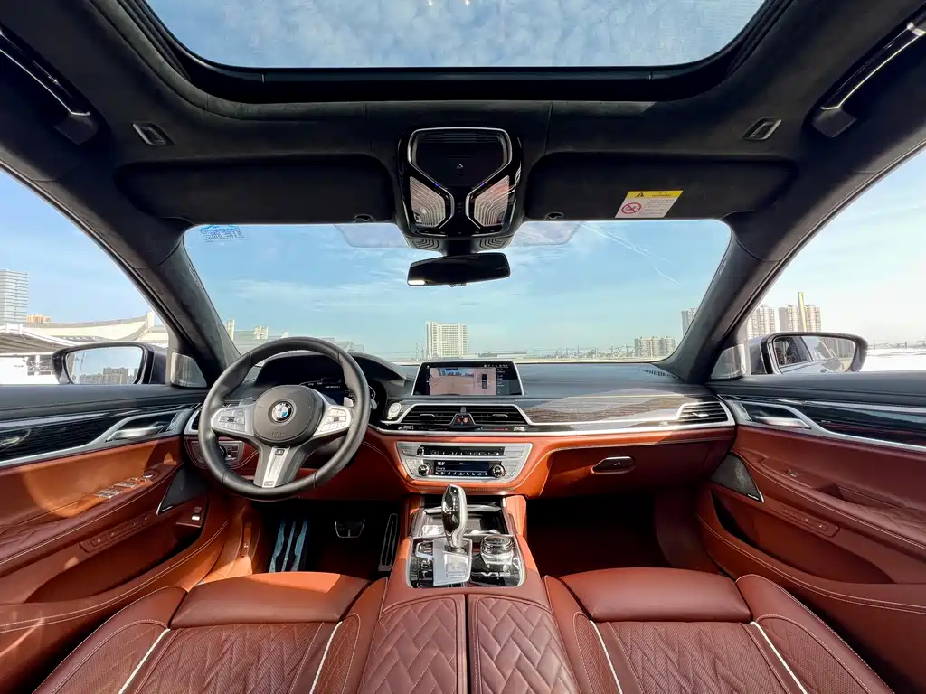 BMW 7 Series 2019 M760Li xDrive V12 Sports Package купить на сайте DeffCars