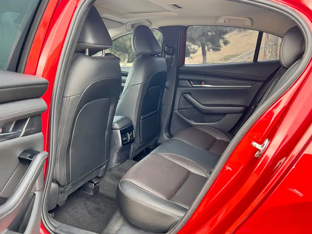 Mazda3 Angkesela 2021 2.0L Automatic Premium Edition купить на сайте DeffCars