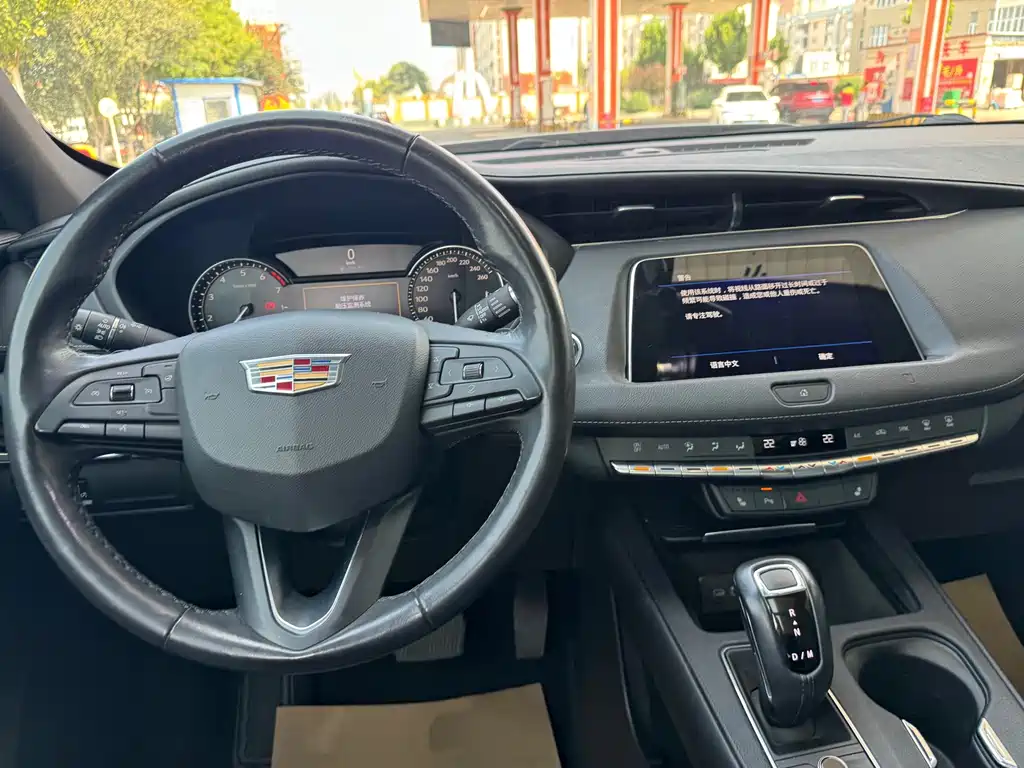 Cadillac XT4 2018 28T two-wheel drive luxury model купить на сайте DeffCars