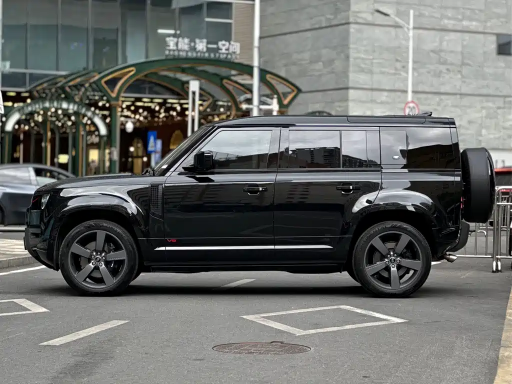 Land Rover Defender 2023 110 5.0T V8 купить на сайте DeffCars