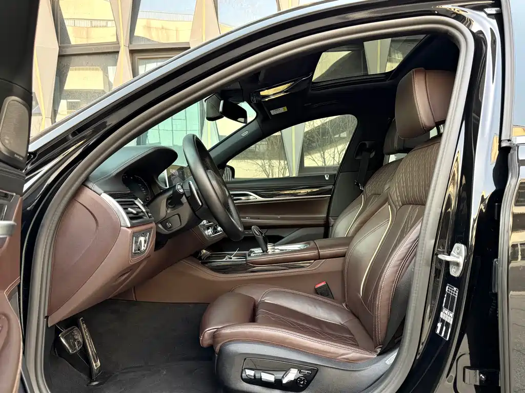 BMW 7 Series 2021 730Li M Sports Package купить на сайте DeffCars