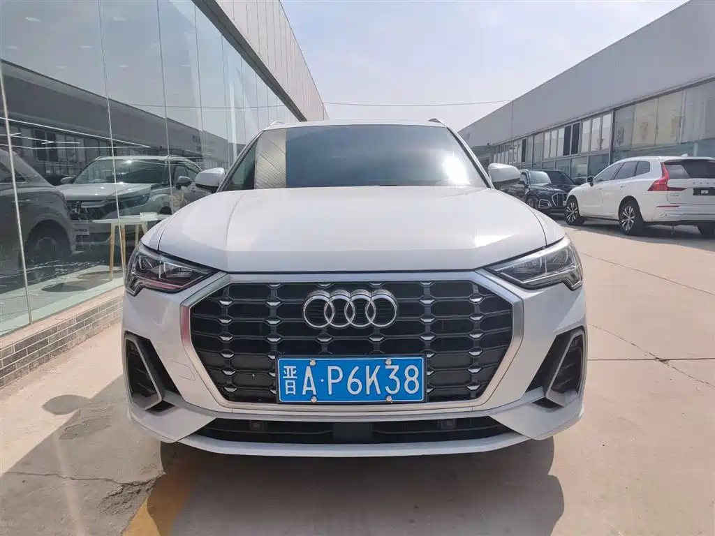 Audi Q3 2023 35 TFSI Fashionable and Dynamic (1.5T) купить на сайте DeffCars