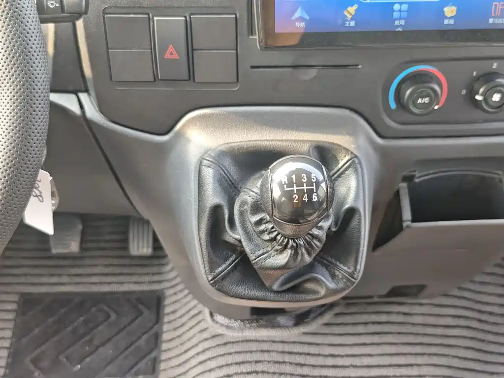 New generation Transit 2016 2.2T short-axle 6-seater mid-roof multi-purpose vehicle купить на сайте DeffCars