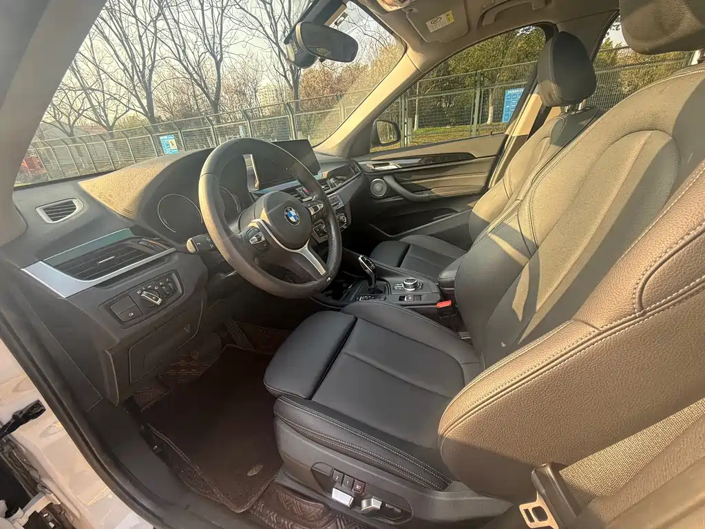 BMW X1 2022 sDrive25Li Leading Model купить на сайте DeffCars