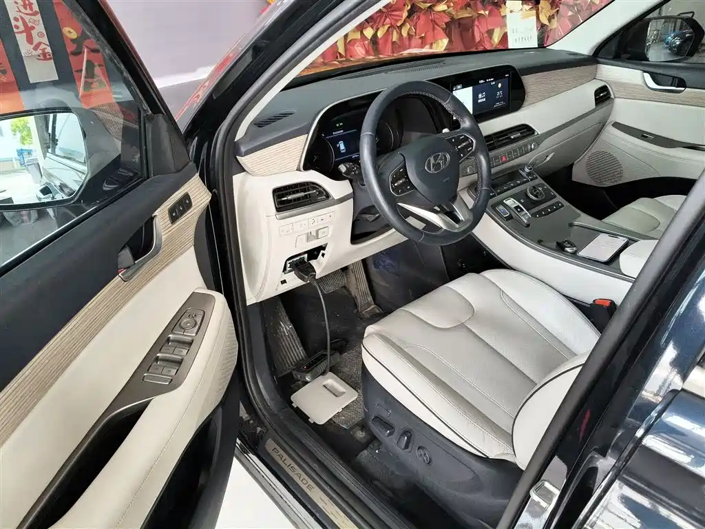 Paristi 2021 3.5L automatic four-wheel drive GLS купить на сайте DeffCars