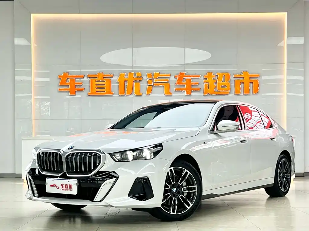 BMW 5 Series 2025 530Li Leading M Sports Package купить на сайте DeffCars