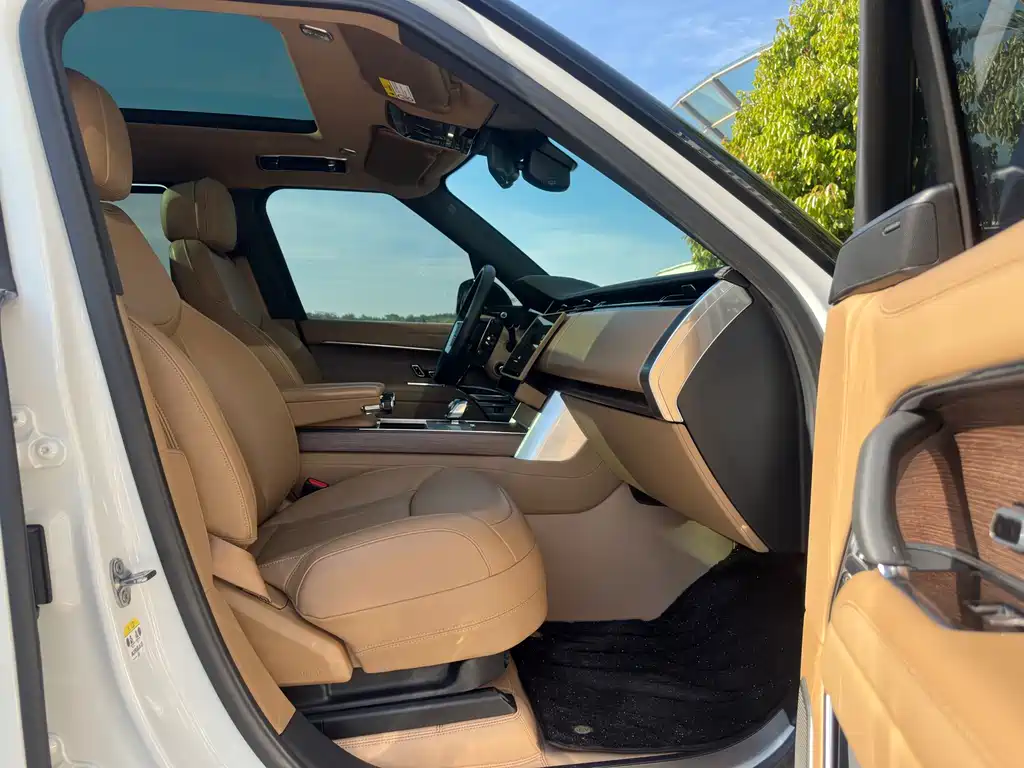 Range Rover 2024 3.0 L6 400PS Extended Edition, seven seats купить на сайте DeffCars