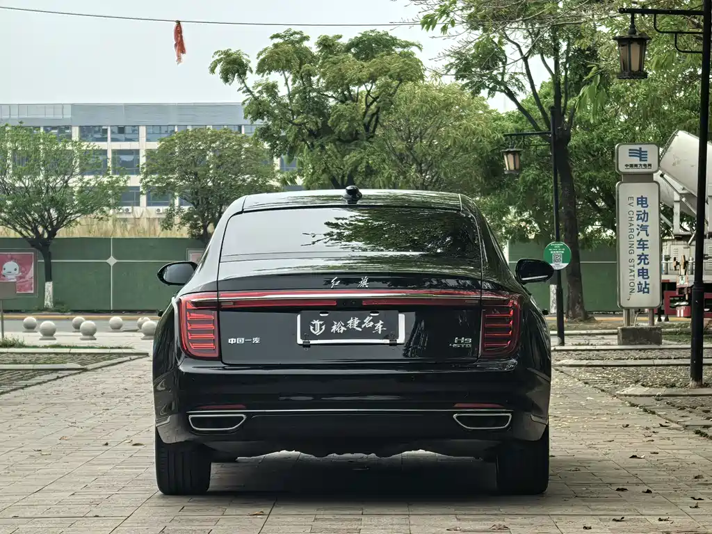 Hongqi H9 2020 2.0T Zhilian Qichang Edition купить на сайте DeffCars