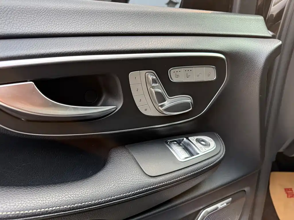Mercedes-Benz V-Class 2022 V 260 L Long Wheelbase Premium Edition купить на сайте DeffCars