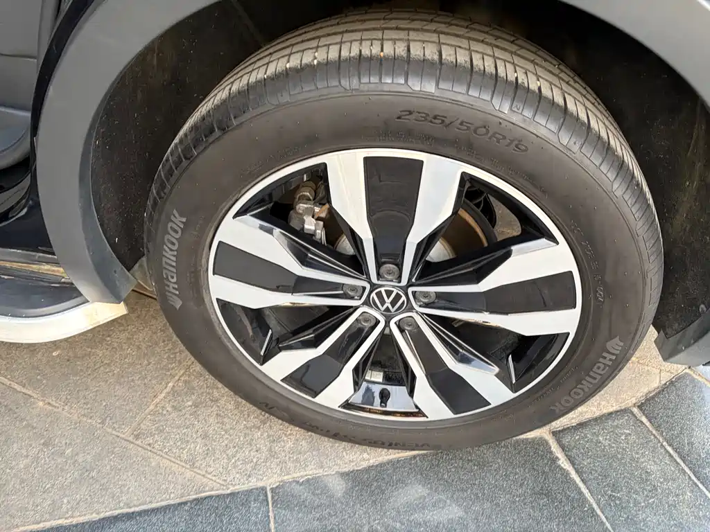 Tiguan L 2024 330TSI automatic two-wheel drive R-Line version купить на сайте DeffCars