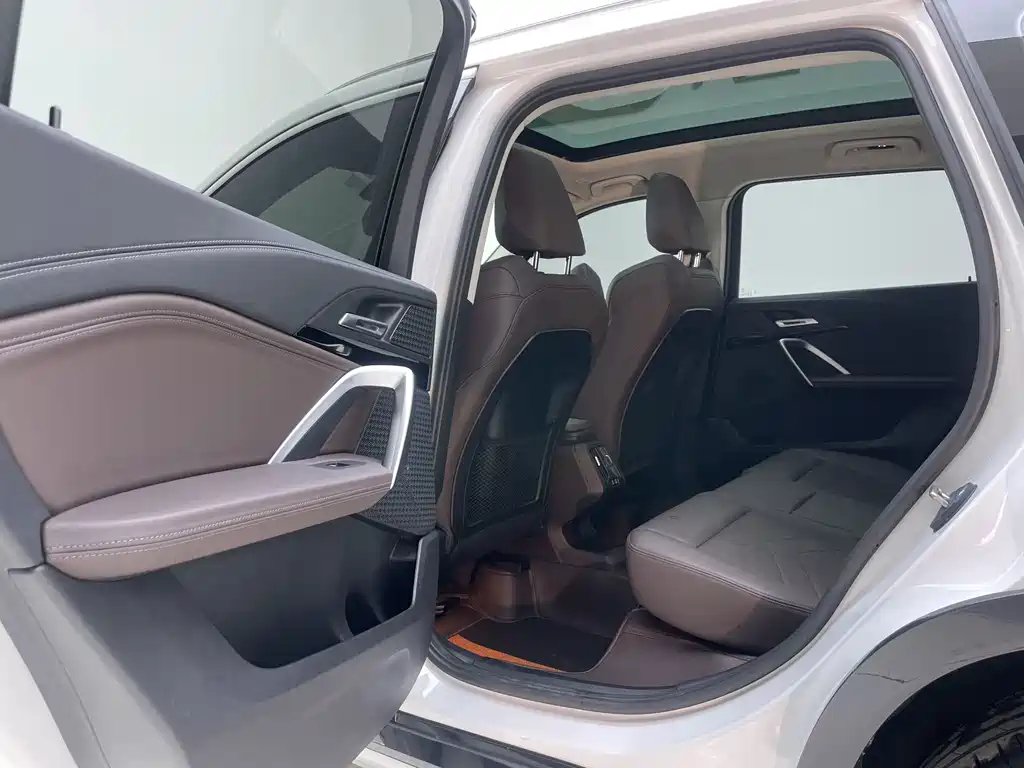 BMW X1 2023 sDrive20Li X Design Package купить на сайте DeffCars
