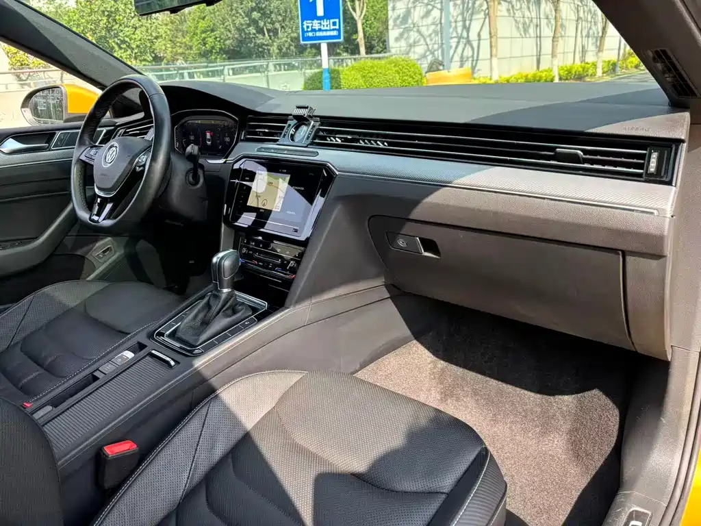 FAW-Volkswagen CC 2020 330TSI Charming Edition National VI купить на сайте DeffCars