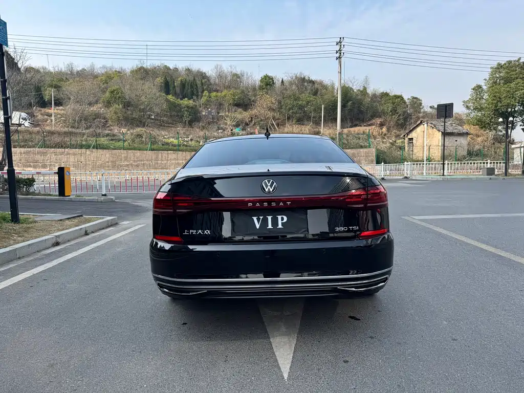Passat 2025 Outstanding Model 380TSI Longyao Edition купить на сайте DeffCars