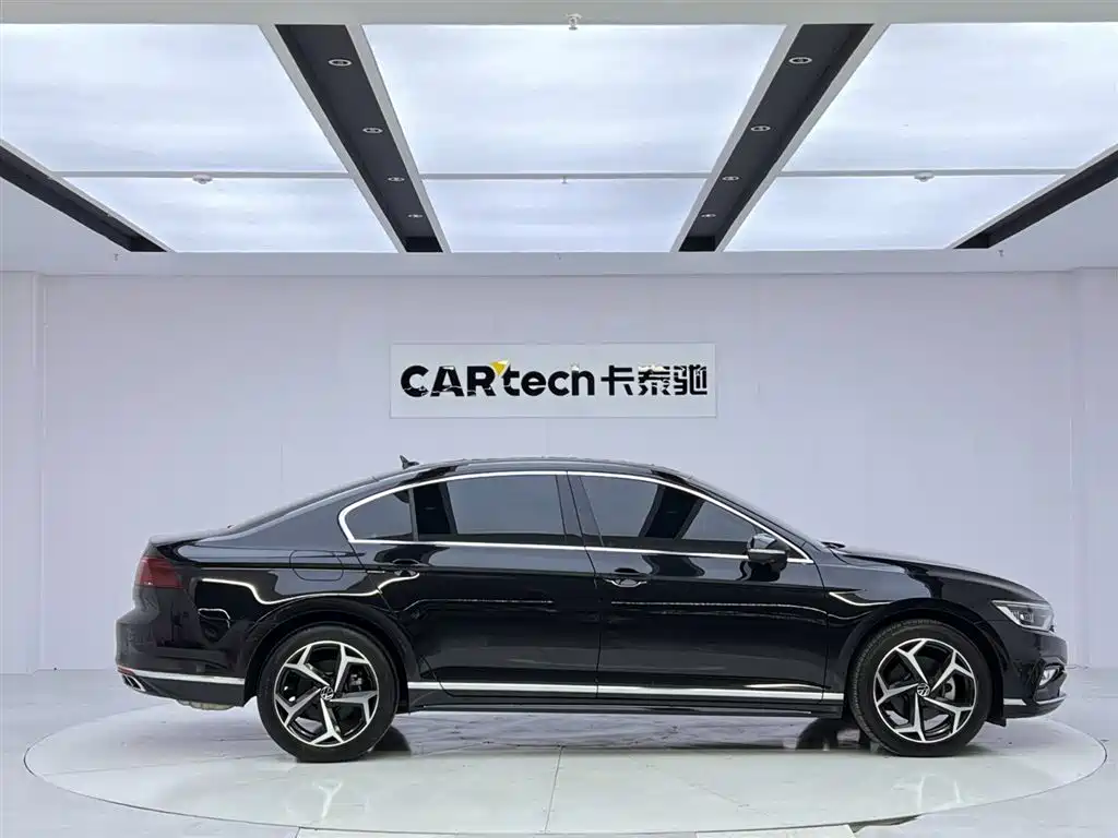 Magotan 2023 2 million commemorative edition 330TSI DSG leading model купить на сайте DeffCars
