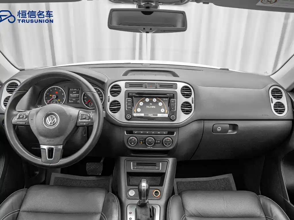 Tiguan 2016 300TSI automatic two-wheel drive luxury version купить на сайте DeffCars