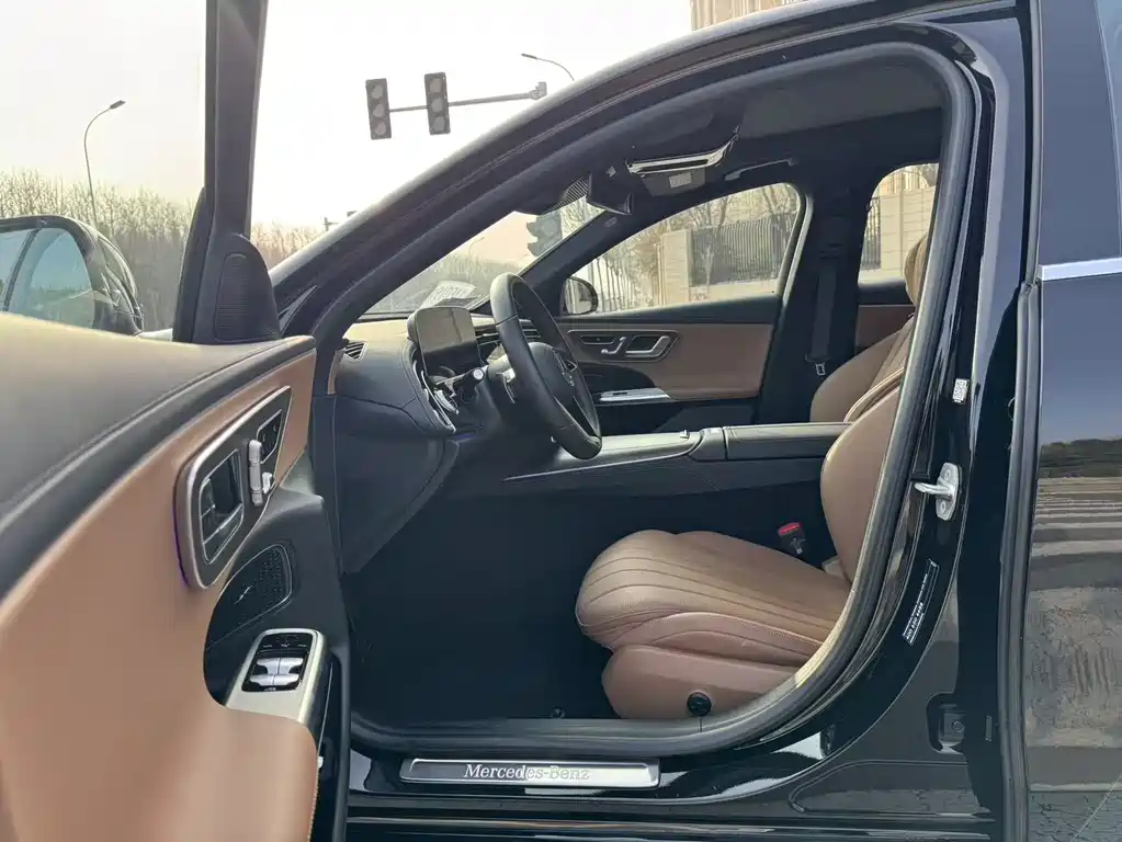Mercedes-Benz E-Class New Energy 2024 E 350 e L plug-in hybrid sedan купить на сайте DeffCars