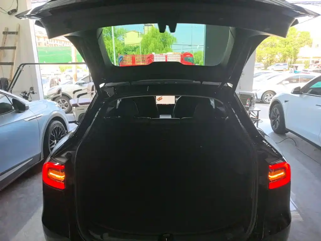 Model Y 2023 long-range all-wheel drive version купить на сайте DeffCars