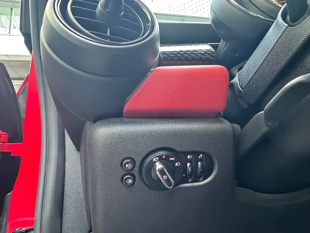 MINI 2019 2.0T COOPER S Classic купить на сайте DeffCars