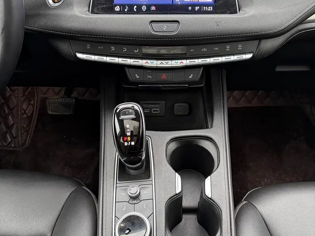 Cadillac XT4 2021 28T two-wheel drive luxury model купить на сайте DeffCars