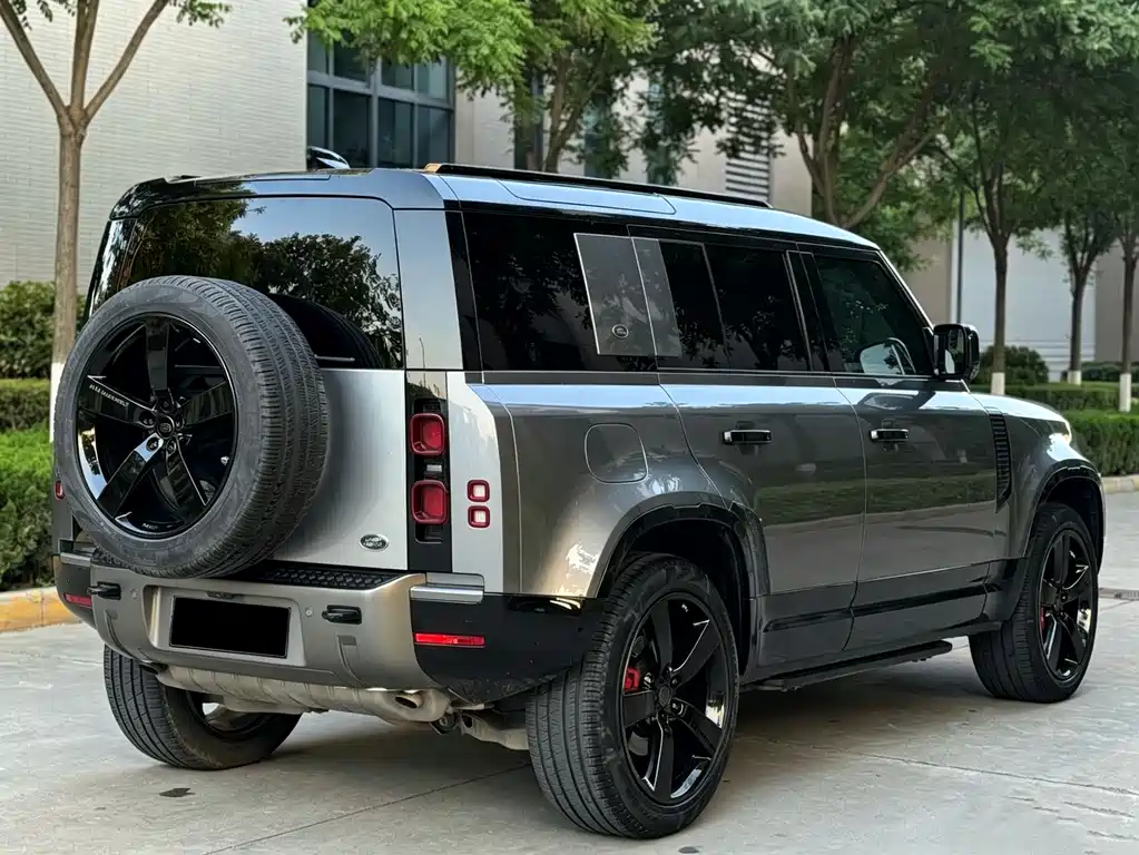 Land Rover Defender 2023 110 3.0T P400 X-DYNAMIC HSE купить на сайте DeffCars