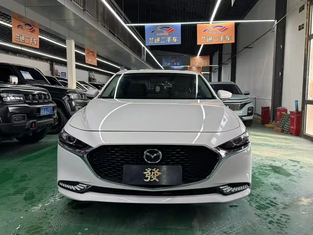 Mazda3 Angkesela 2021 2.0L Automatic Premium Edition купить на сайте DeffCars