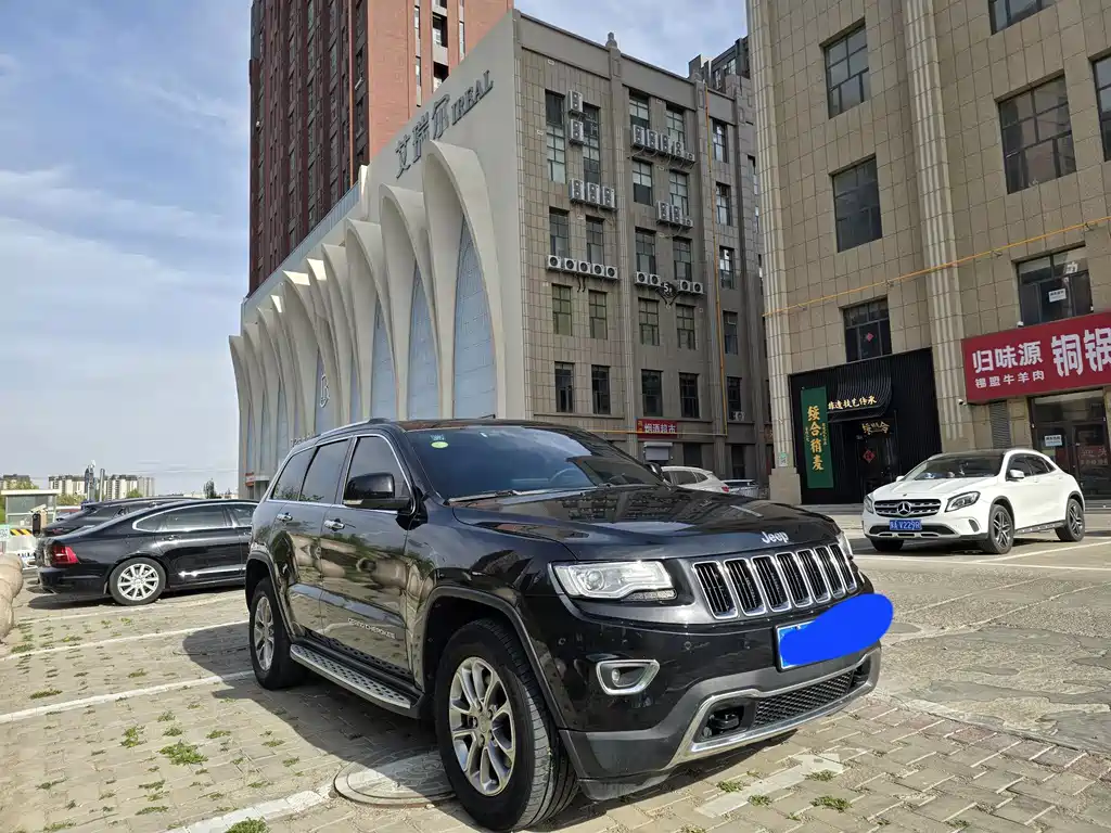 Grand Cherokee (Imported) 2015 3.0L Comfort Navigation Edition купить на сайте DeffCars