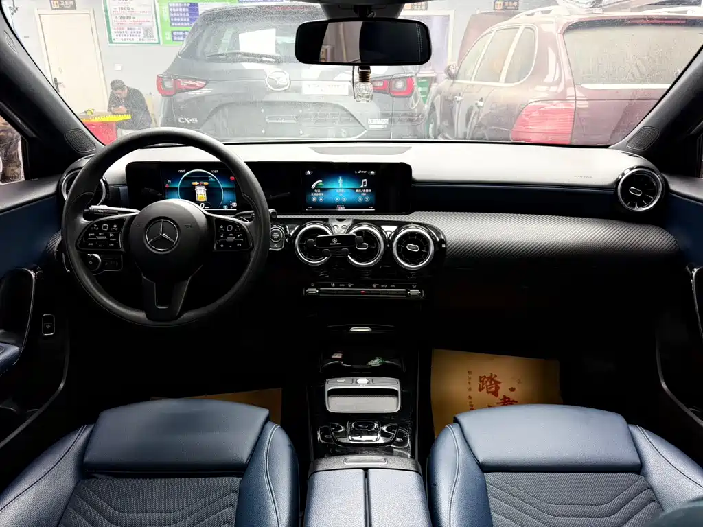 Mercedes-Benz A-Class 2022 A 180 L купить на сайте DeffCars