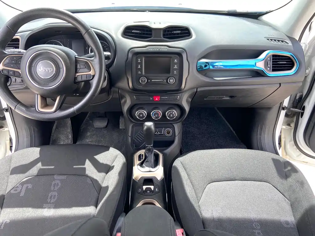 Renegade 2016 1.4T Automatic Power Edition купить на сайте DeffCars