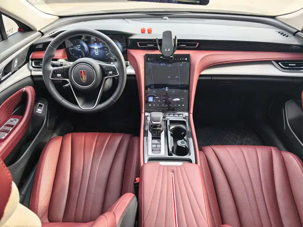 Hongqi H5 2025 2.0T automatic Qichang version купить на сайте DeffCars