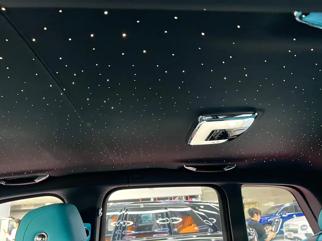 Cullinan 2024 Black Badge купить на сайте DeffCars