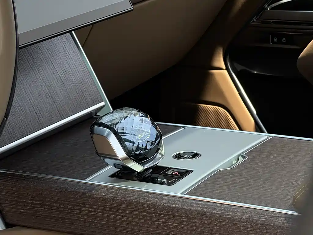 Range Rover 2024 3.0 L6 400PS Genesis Extended Edition купить на сайте DeffCars