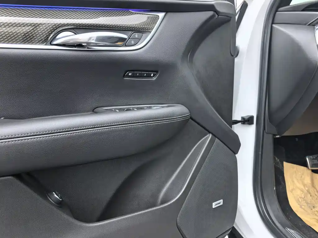 Cadillac XT5 2022 2.0T four-wheel drive luxury model купить на сайте DeffCars