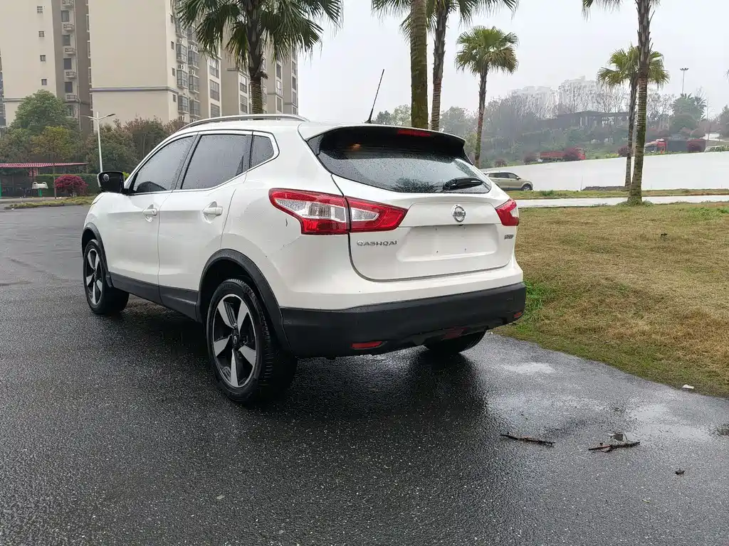 Qashqai 2017 2.0L CVT Deluxe Edition National V купить на сайте DeffCars