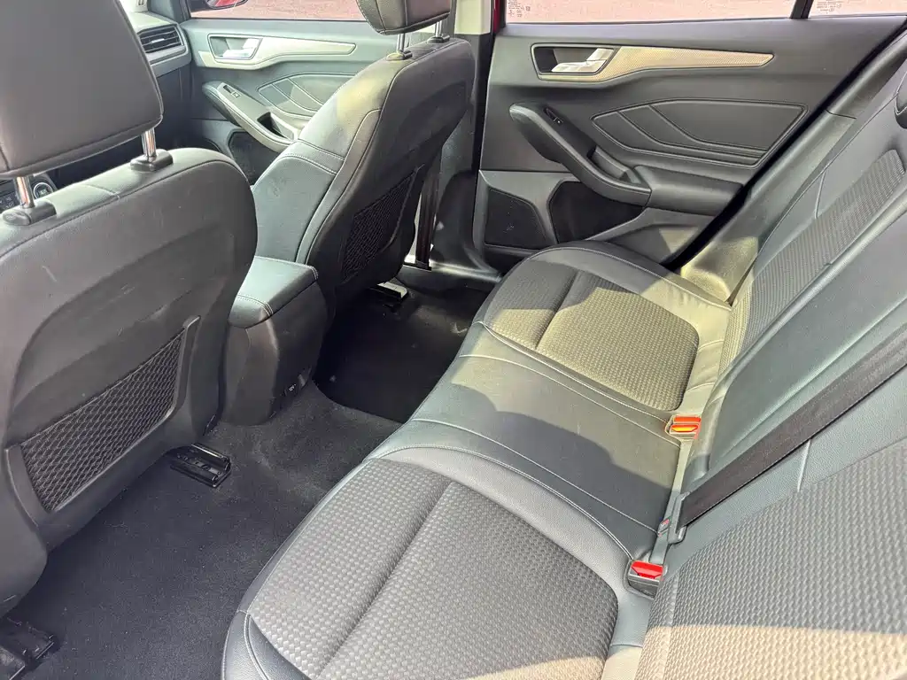 Focus 2019 Hatchback 1.5L Automatic NeochaEDGE National VI купить на сайте DeffCars