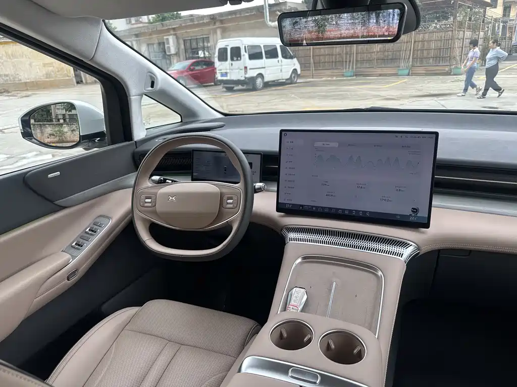 Xpeng X9 2025 pure electric 740 long battery life Max купить на сайте DeffCars